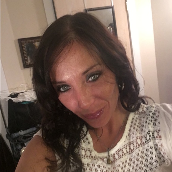 Meet your Posher, Tierney - Picture 1 of 1